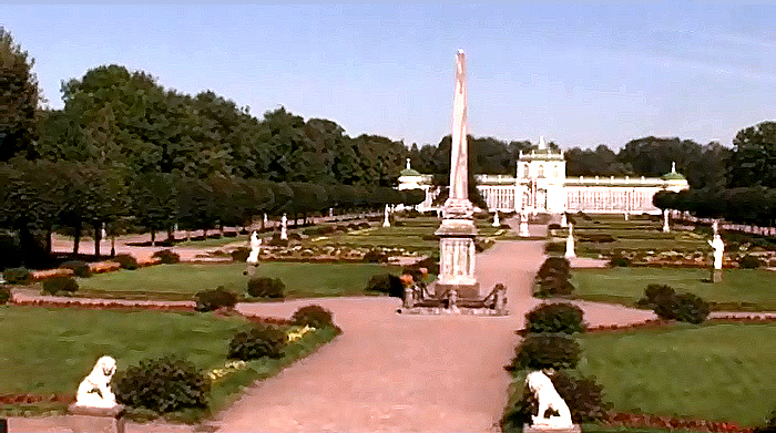 Kuskovo Garden broderie 2.jpg